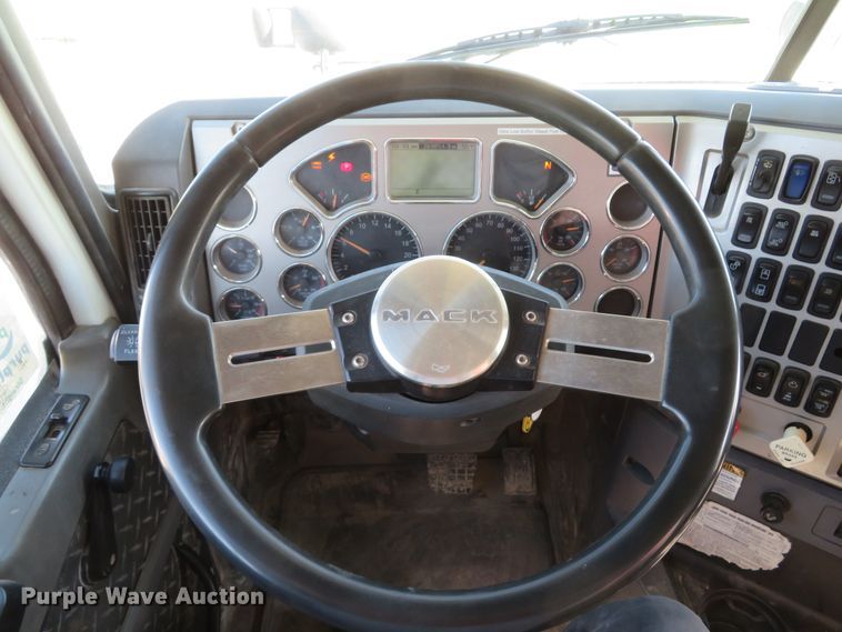 image for item DI2139 2011 Mack GU713 dump truck