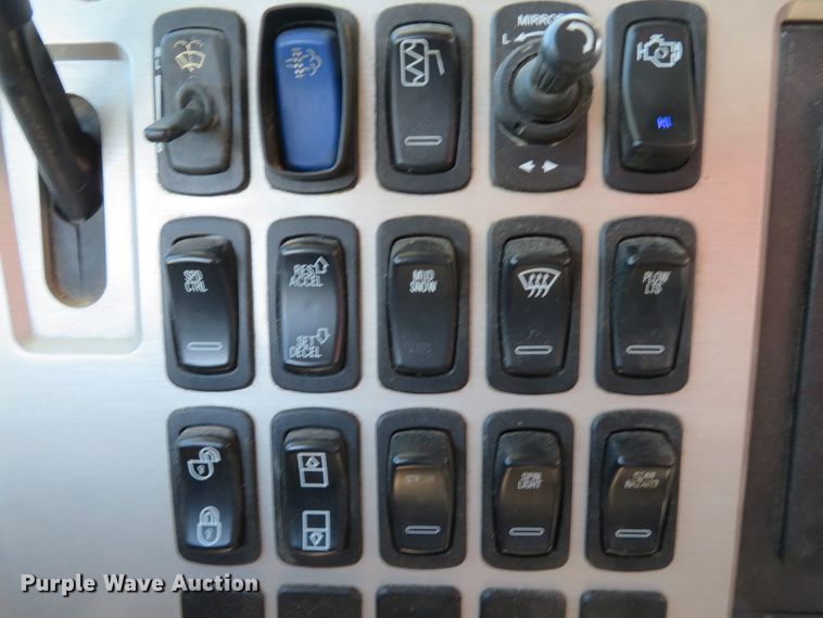 image for item DI2139 2011 Mack GU713 dump truck