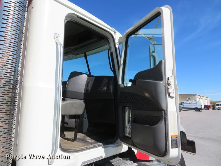 image for item DI2139 2011 Mack GU713 dump truck