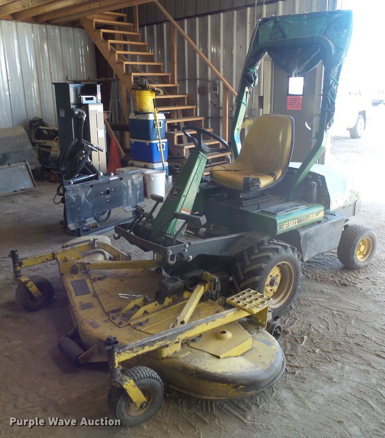 John Deere mower in Aberdeen, SD Item EF9618 sold Purple Wave
