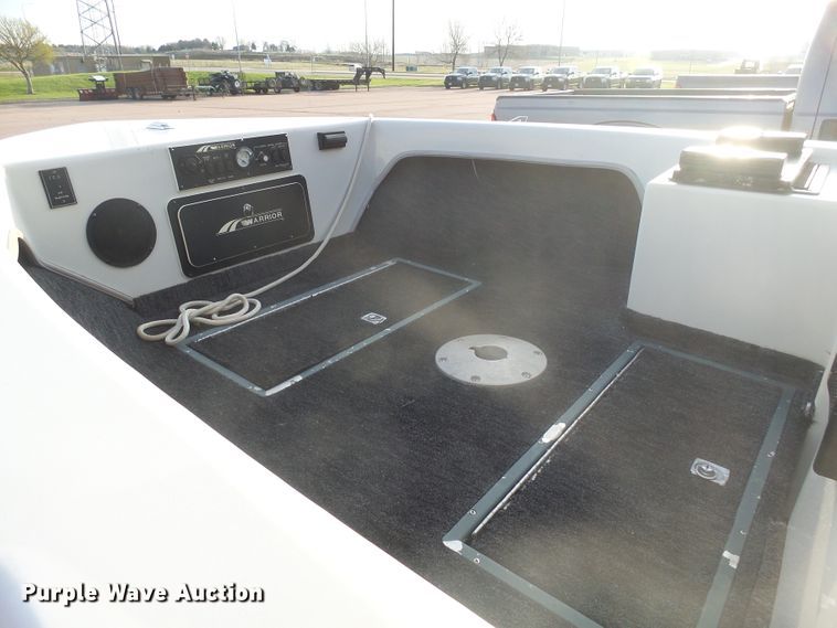 image for item EF9626 1995 Warrior V177 Eagle  boat