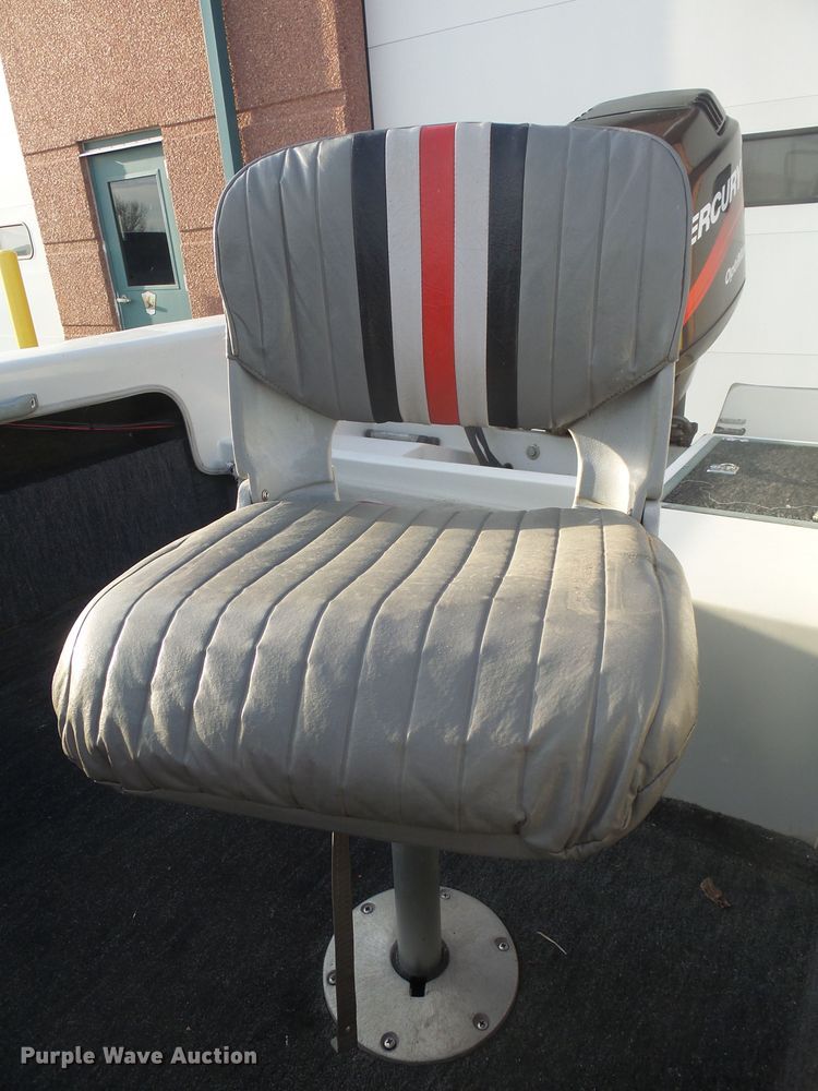 image for item EF9626 1995 Warrior V177 Eagle  boat