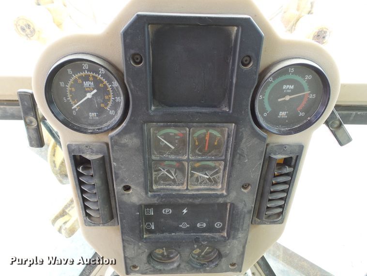 image for item EM9971 1997 Caterpillar 140H VHP motor grader