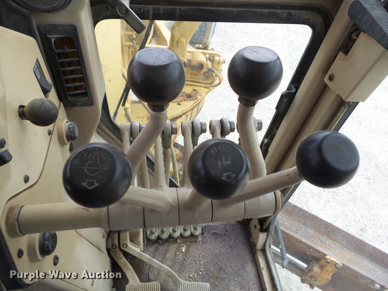 image for item EM9971 1997 Caterpillar 140H VHP motor grader