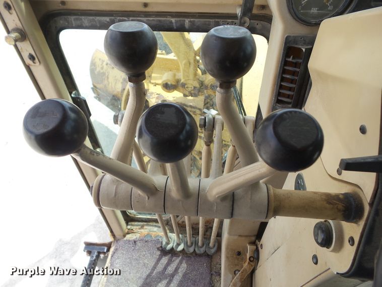 image for item EM9971 1997 Caterpillar 140H VHP motor grader