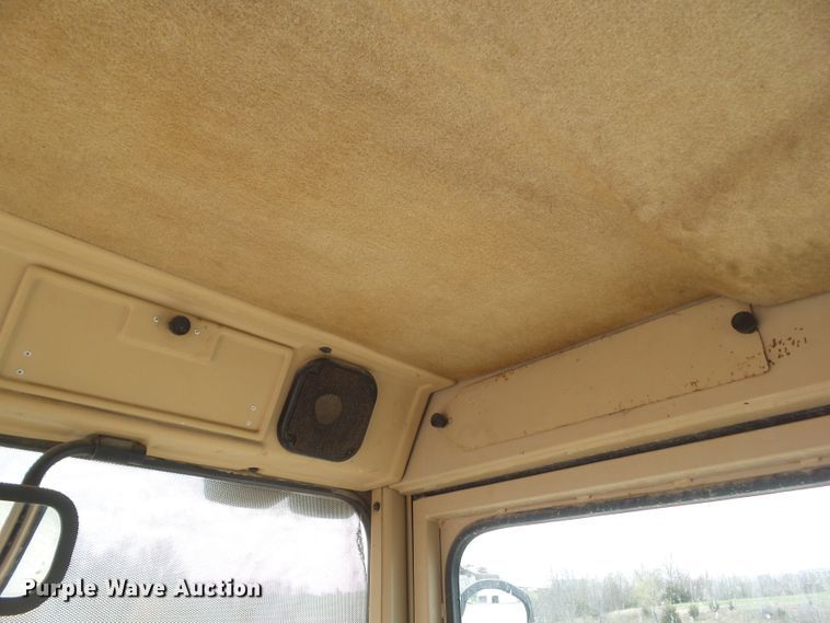 image for item EM9971 1997 Caterpillar 140H VHP motor grader