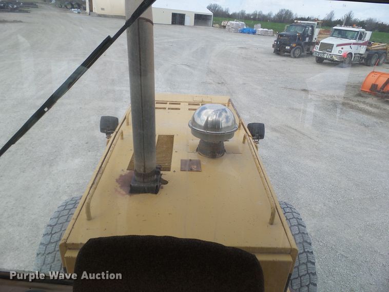 image for item EM9971 1997 Caterpillar 140H VHP motor grader