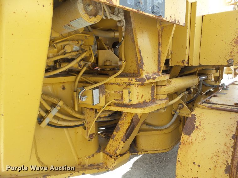 image for item EM9971 1997 Caterpillar 140H VHP motor grader