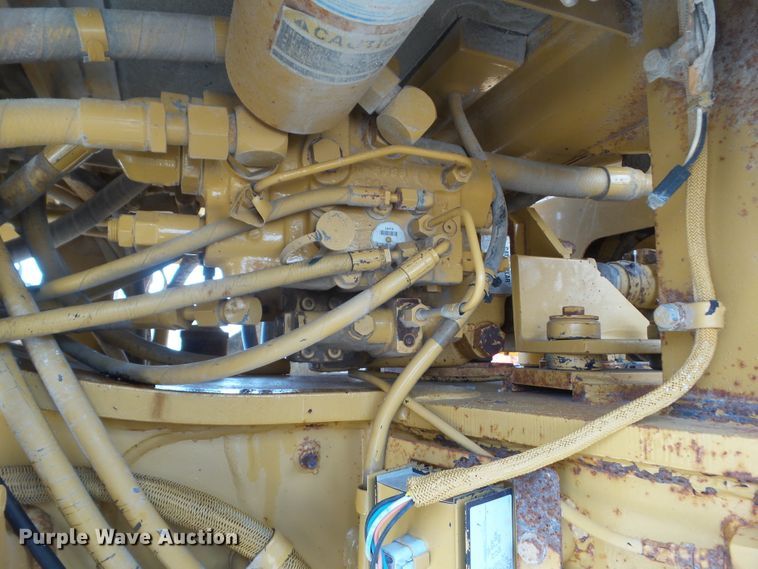 image for item EM9971 1997 Caterpillar 140H VHP motor grader