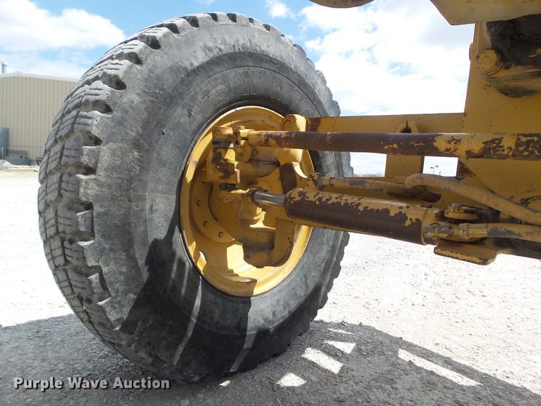 image for item EM9971 1997 Caterpillar 140H VHP motor grader