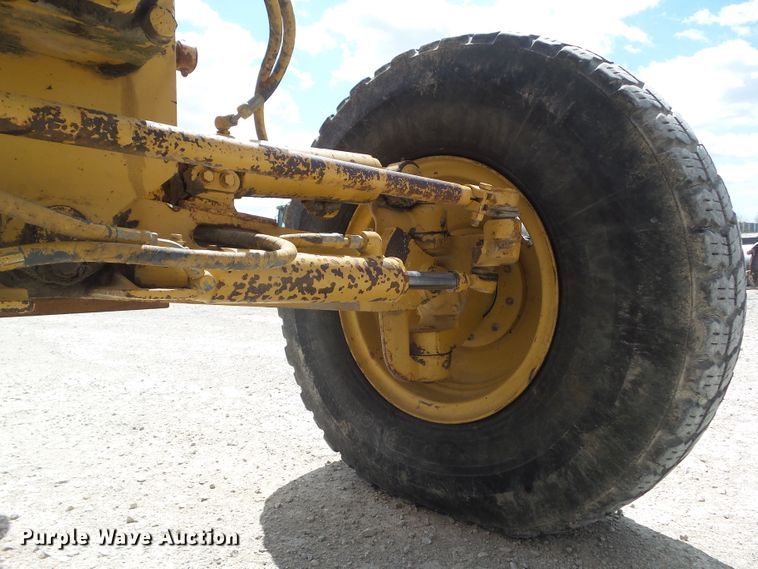 image for item EM9971 1997 Caterpillar 140H VHP motor grader