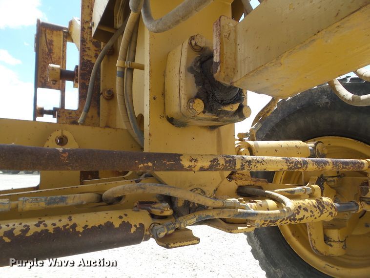 image for item EM9971 1997 Caterpillar 140H VHP motor grader