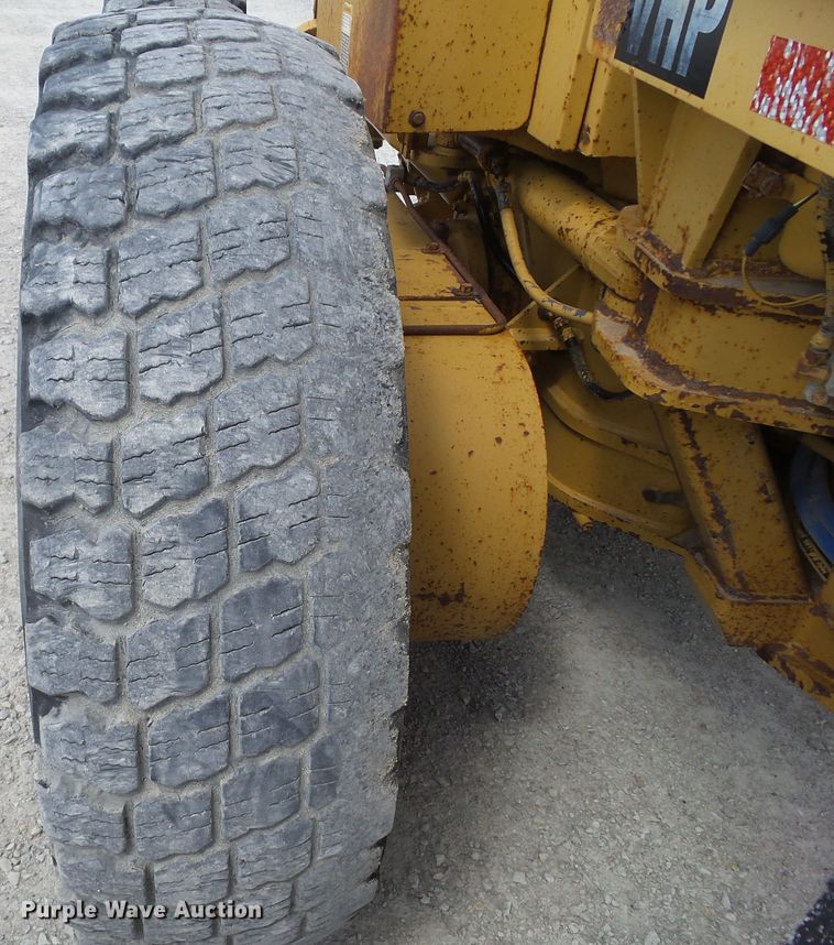 image for item EM9971 1997 Caterpillar 140H VHP motor grader