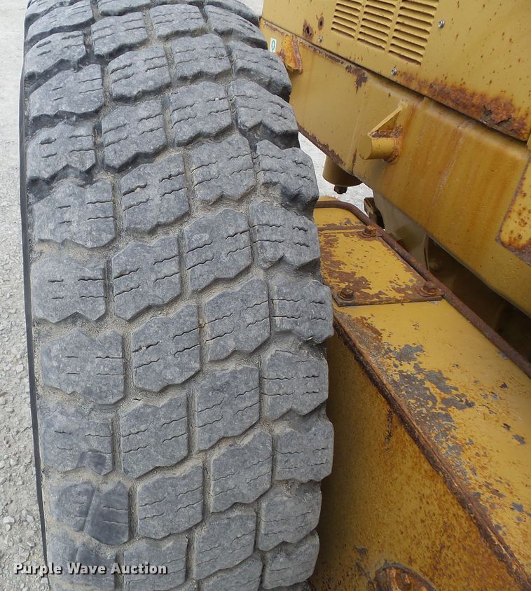 image for item EM9971 1997 Caterpillar 140H VHP motor grader