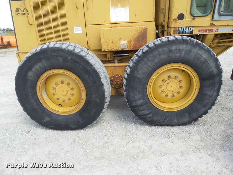 image for item EM9971 1997 Caterpillar 140H VHP motor grader