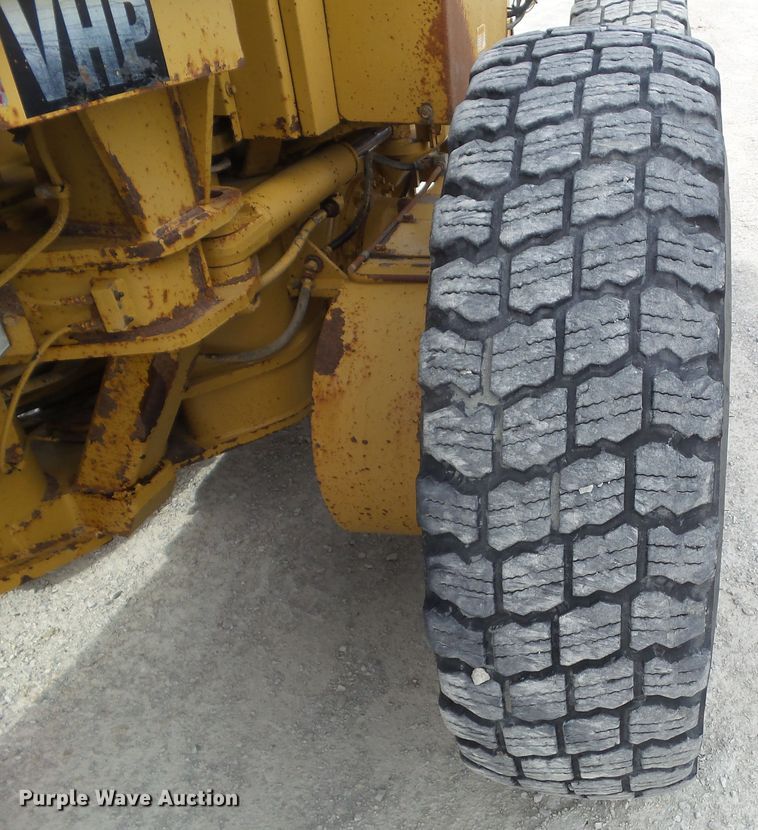image for item EM9971 1997 Caterpillar 140H VHP motor grader