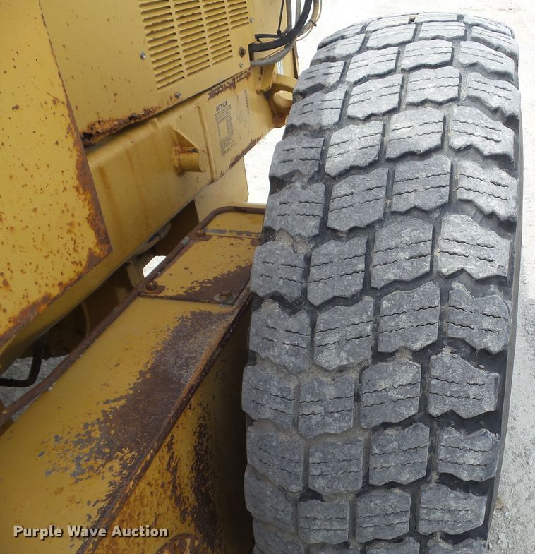 image for item EM9971 1997 Caterpillar 140H VHP motor grader