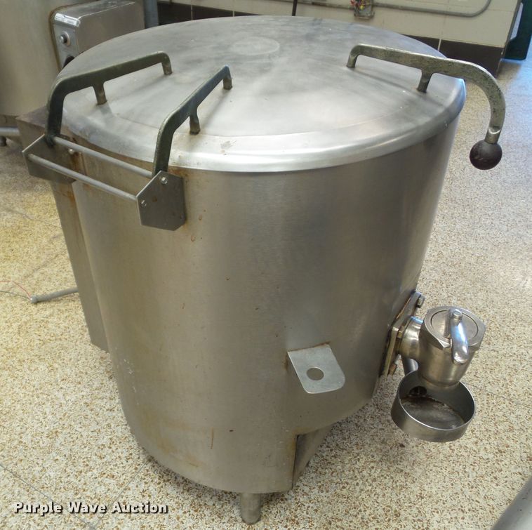 image for item EM9975 Vulcan Hart GL40E jacketed kettle