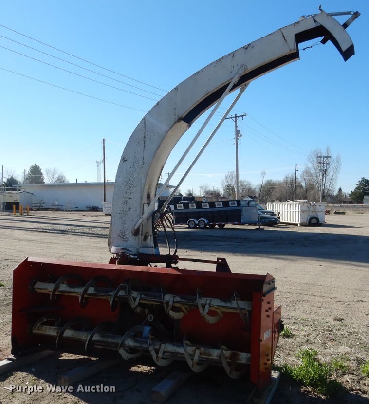 White Super Double Blizzard 90891 snow blower in Mitchell, NE