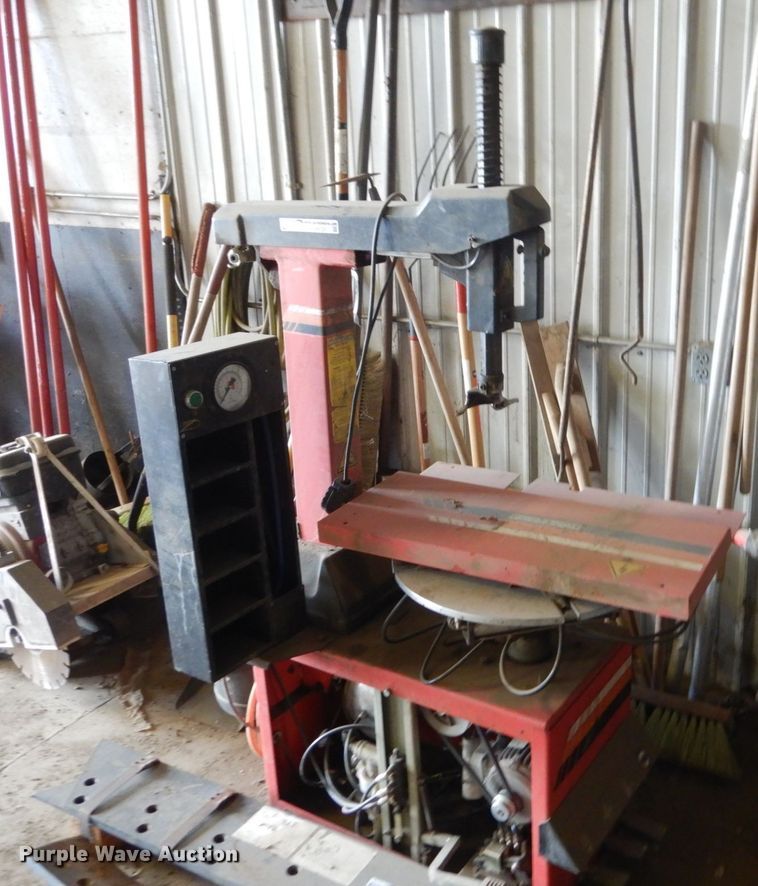 image for item FX9131 Central Machinery tire machine