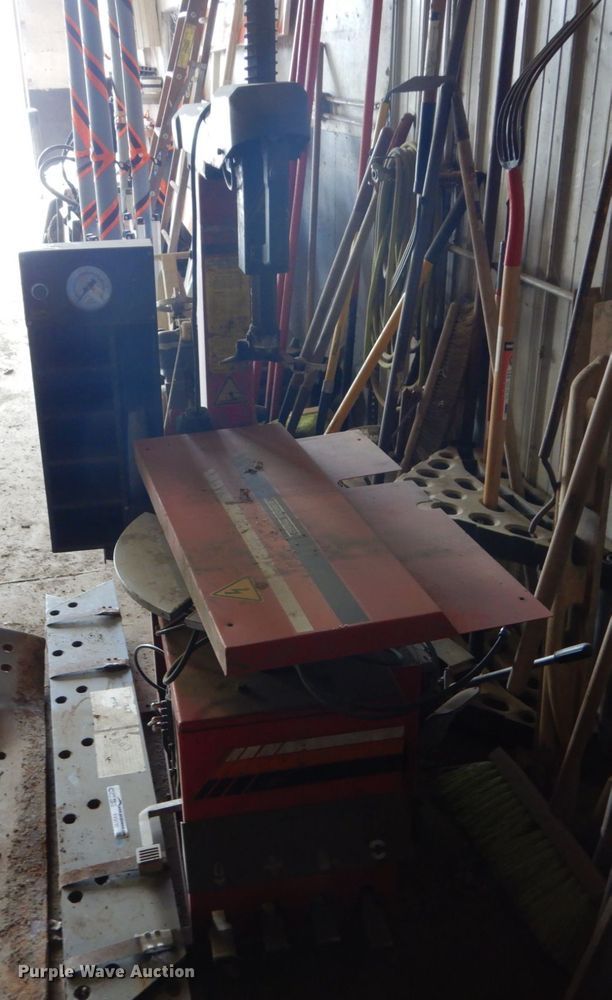 image for item FX9131 Central Machinery tire machine