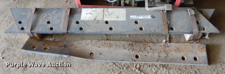 image for item FX9132 (5) V-plow cutting edges