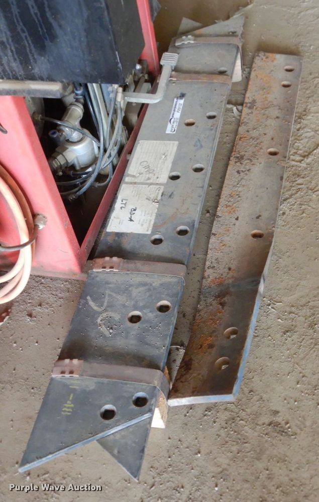 image for item FX9132 (5) V-plow cutting edges