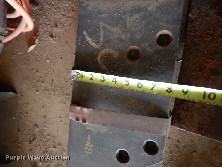 image for item FX9132 (5) V-plow cutting edges