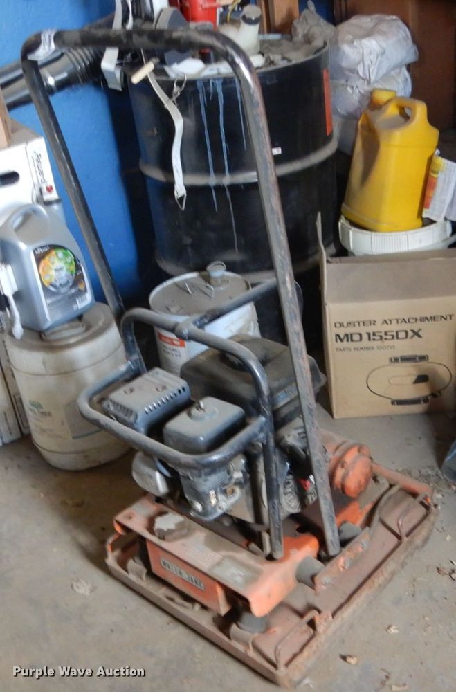 image for item FX9134 Mikasa MVC-90 plate compactor