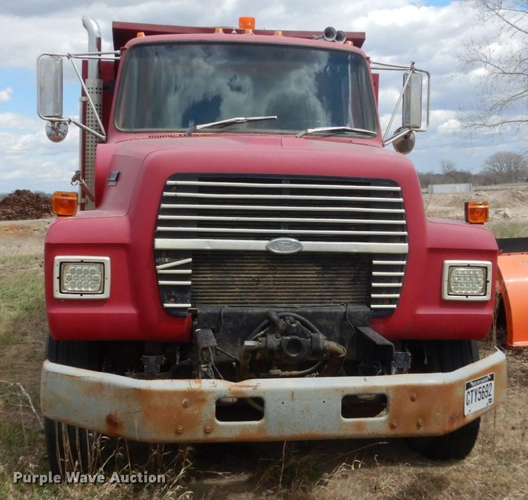 image for item FX9135 1991 Ford L8000 dump truck
