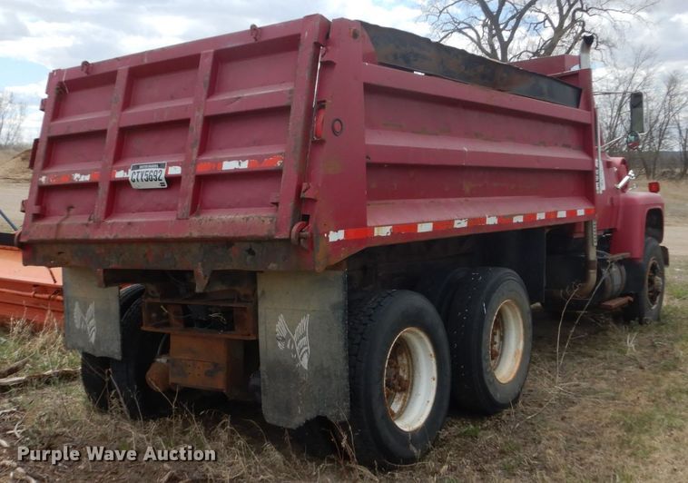 image for item FX9135 1991 Ford L8000 dump truck