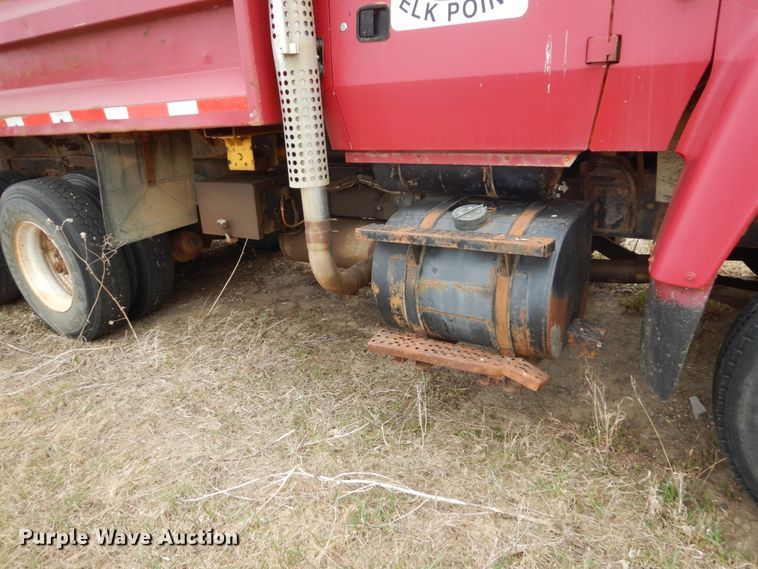 image for item FX9135 1991 Ford L8000 dump truck