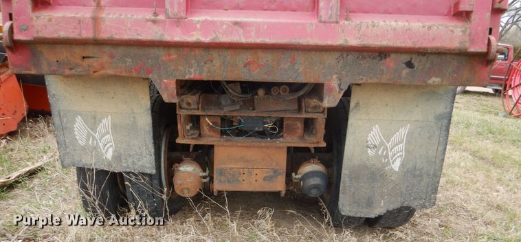 image for item FX9135 1991 Ford L8000 dump truck