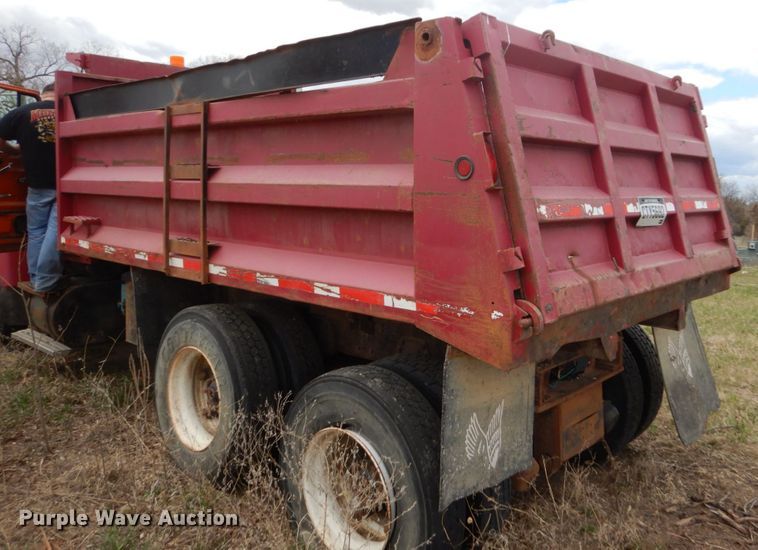 image for item FX9135 1991 Ford L8000 dump truck