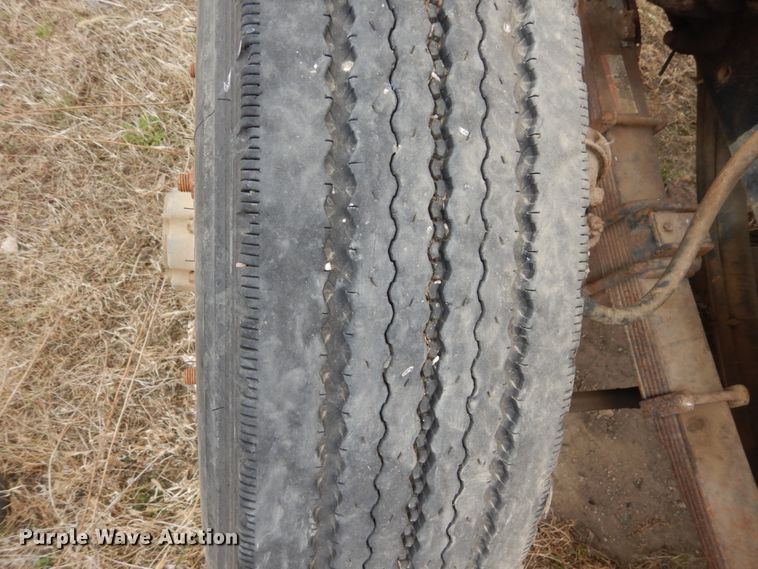 image for item FX9135 1991 Ford L8000 dump truck