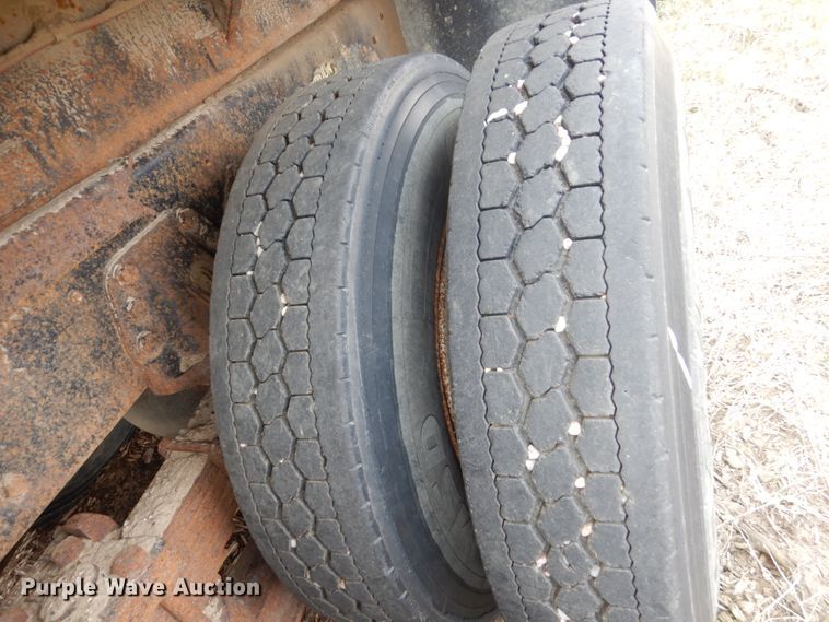 image for item FX9135 1991 Ford L8000 dump truck