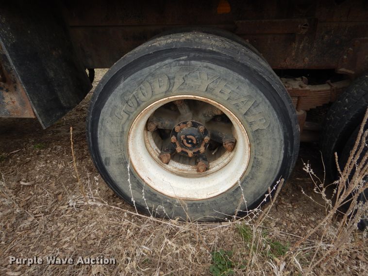 image for item FX9135 1991 Ford L8000 dump truck