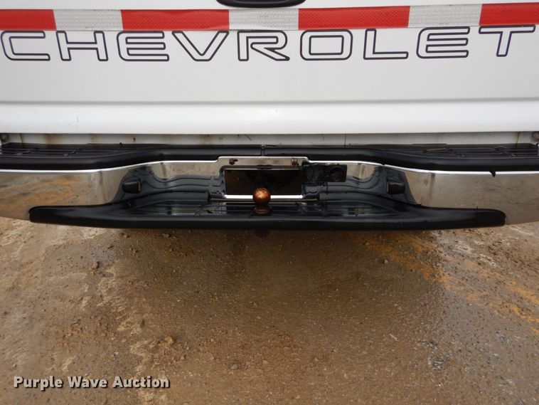 image for item GB9839 2005 Chevrolet Silverado 1500 pickup truck