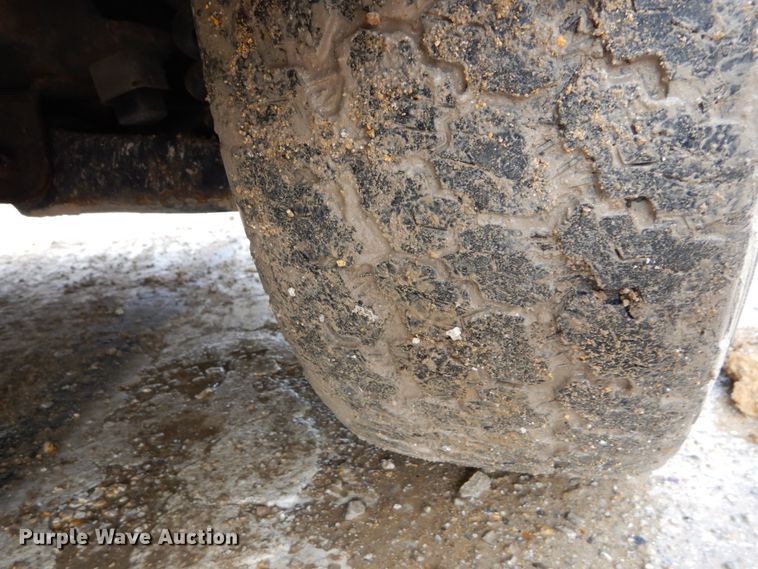 image for item GB9839 2005 Chevrolet Silverado 1500 pickup truck