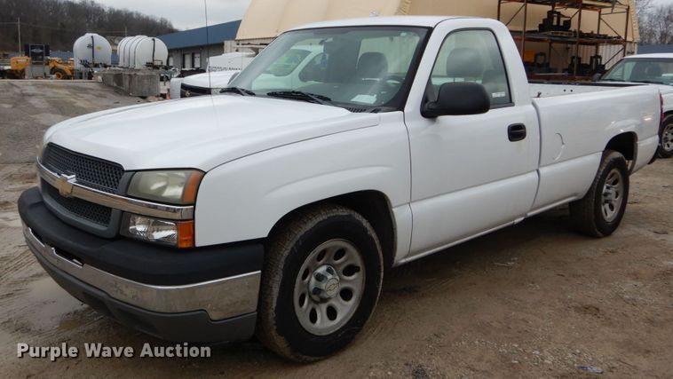 image for item GB9845 2005 Chevrolet Silverado 1500 pickup truck