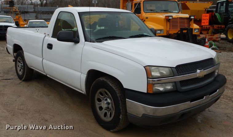 image for item GB9845 2005 Chevrolet Silverado 1500 pickup truck