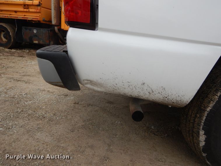 image for item GB9845 2005 Chevrolet Silverado 1500 pickup truck