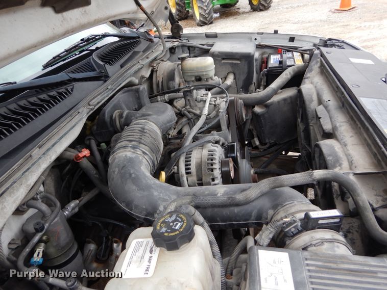 image for item GB9845 2005 Chevrolet Silverado 1500 pickup truck