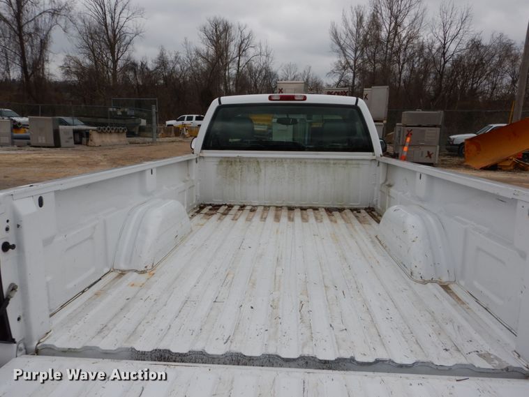 image for item GB9845 2005 Chevrolet Silverado 1500 pickup truck