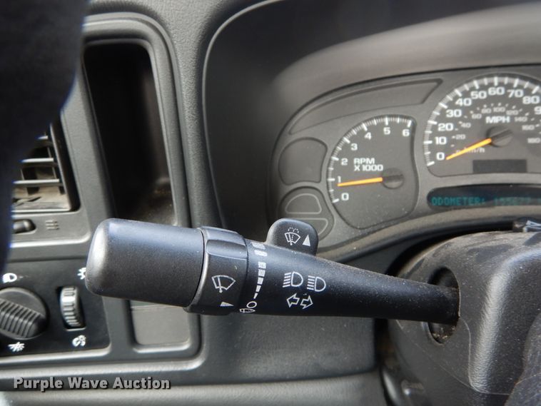 image for item GB9848 2005 Chevrolet Silverado 1500 pickup truck