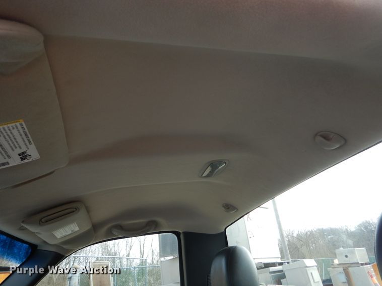 image for item GB9848 2005 Chevrolet Silverado 1500 pickup truck