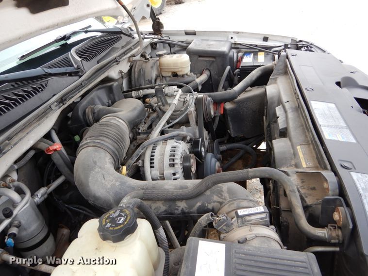 image for item GB9848 2005 Chevrolet Silverado 1500 pickup truck