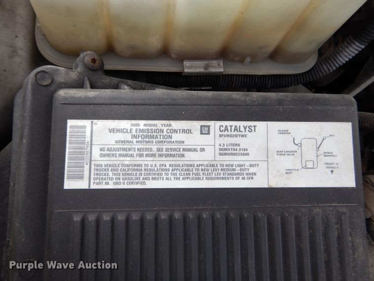 image for item GB9848 2005 Chevrolet Silverado 1500 pickup truck