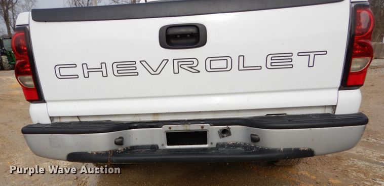 image for item GB9848 2005 Chevrolet Silverado 1500 pickup truck