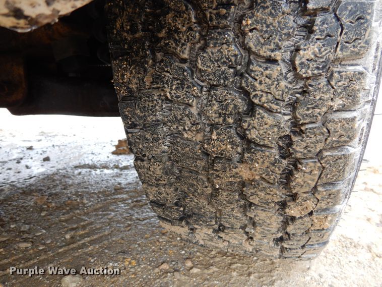 image for item GB9848 2005 Chevrolet Silverado 1500 pickup truck